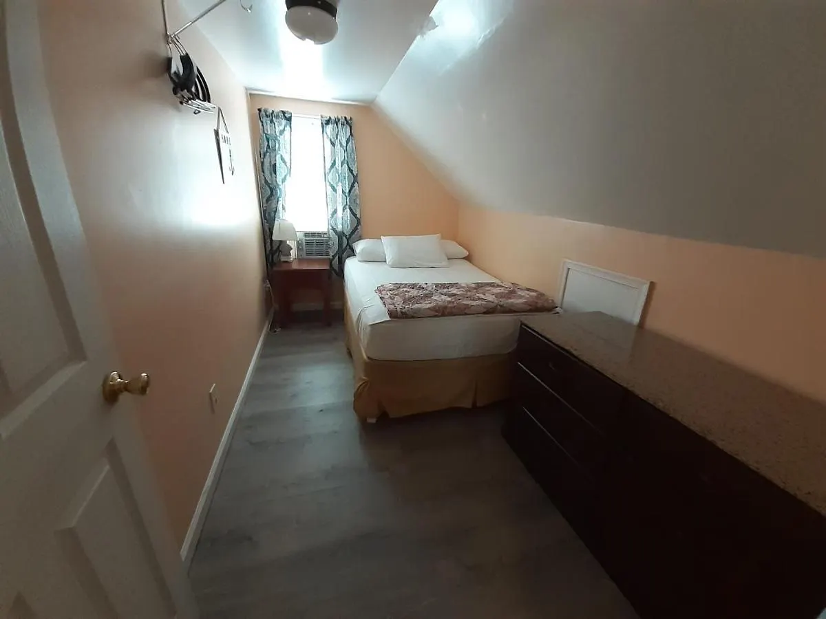Atlantic Breeze Motel & Apartments Ocean City