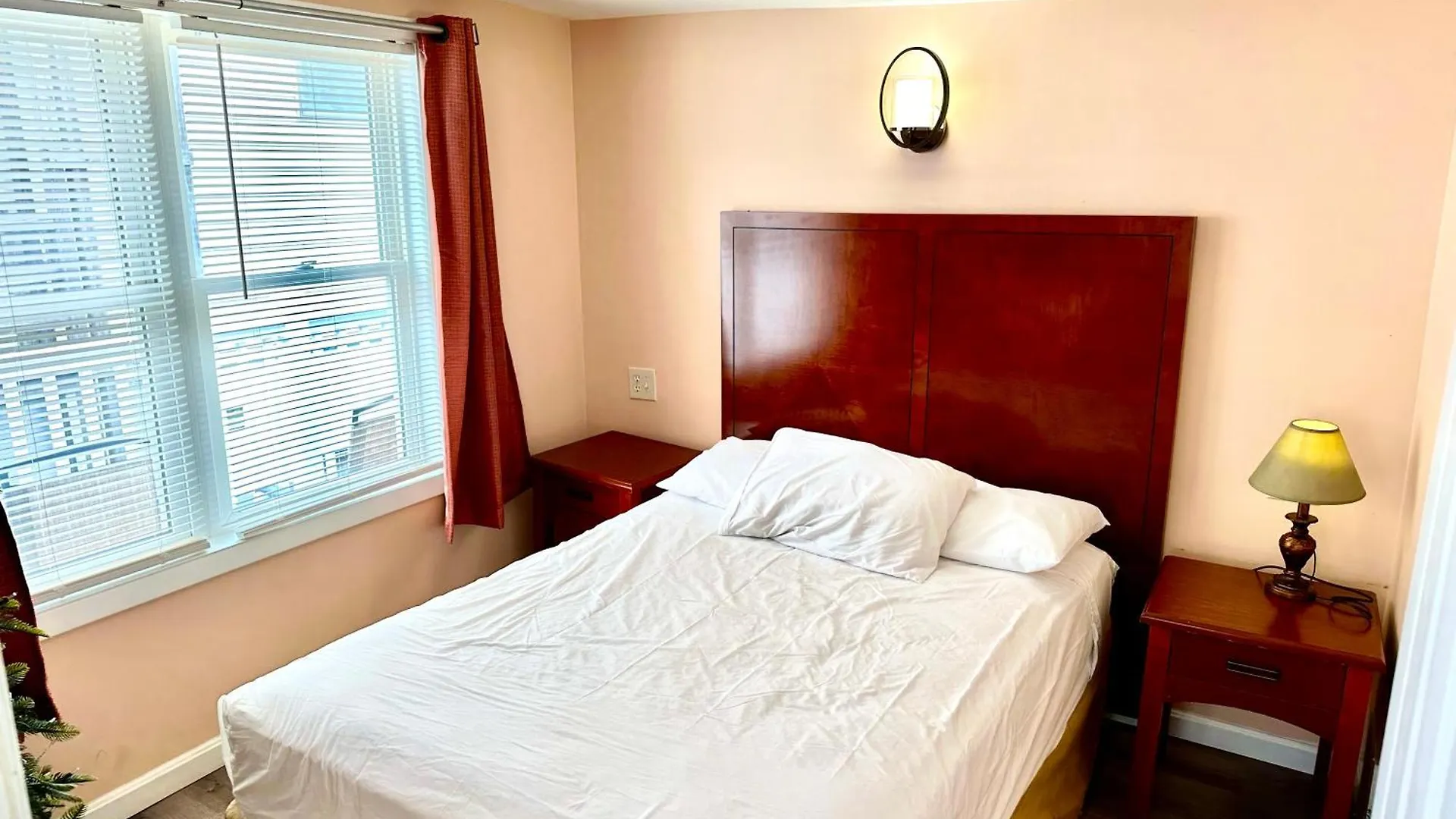 Atlantic Breeze Motel & Apartments Ocean City