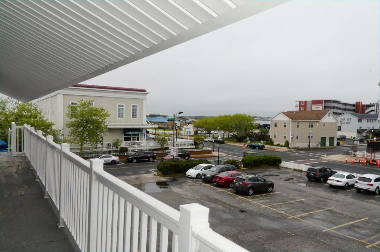 Atlantic Breeze Motel & Apartments Ocean City