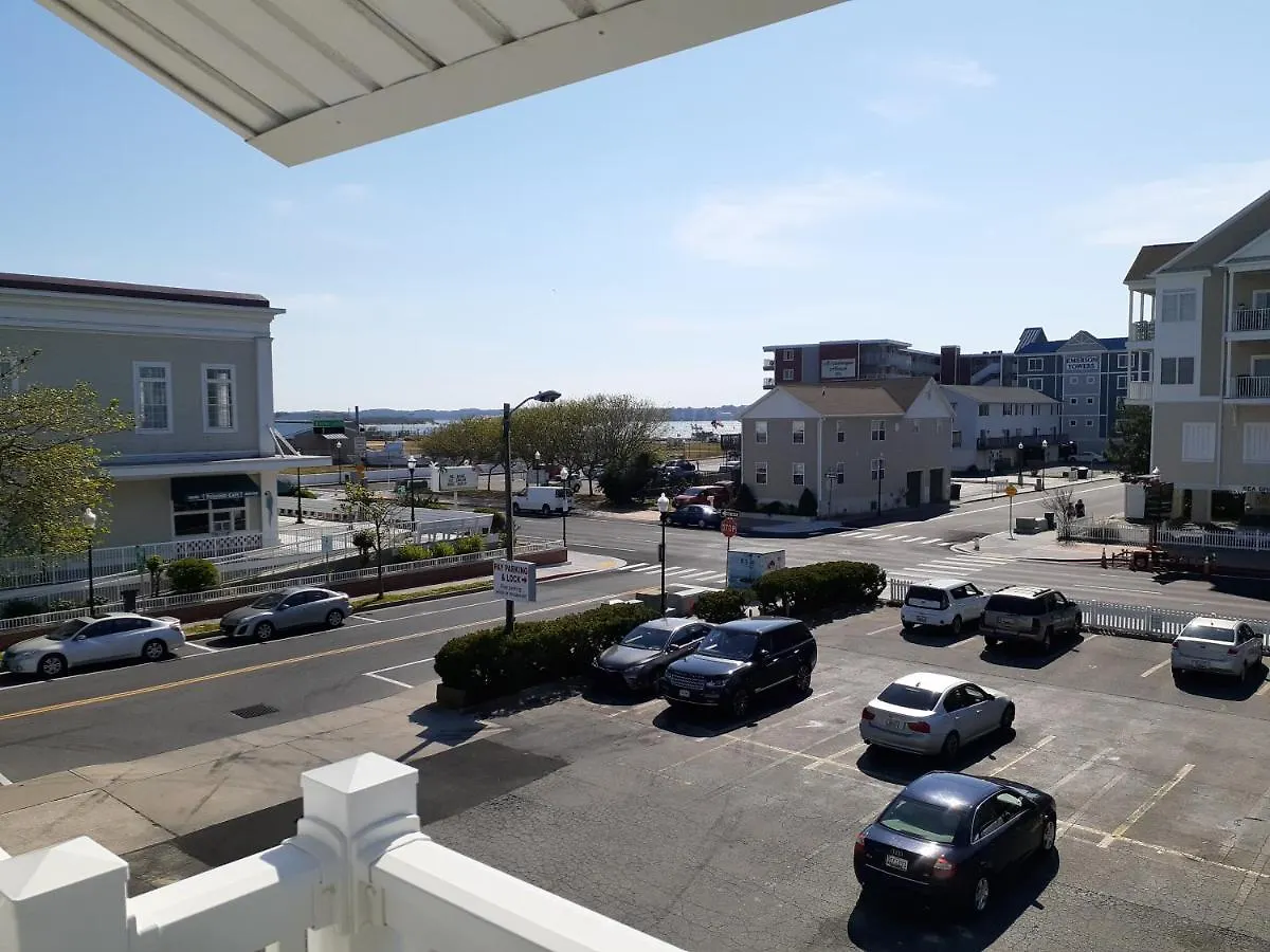 Atlantic Breeze Motel & Apartments Ocean City